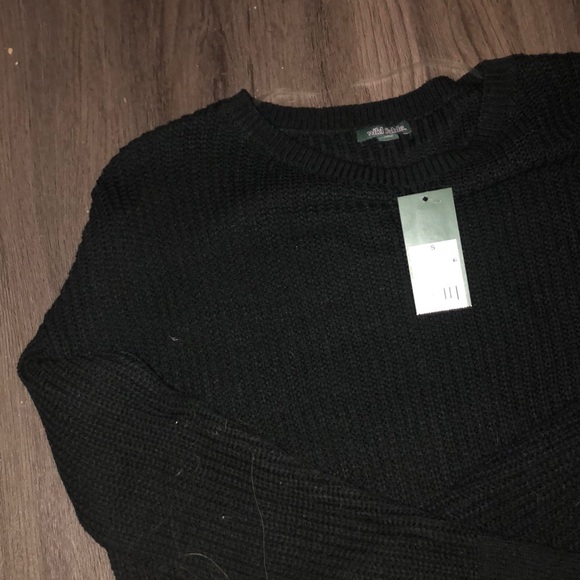 black sweater - Picture 3 of 3